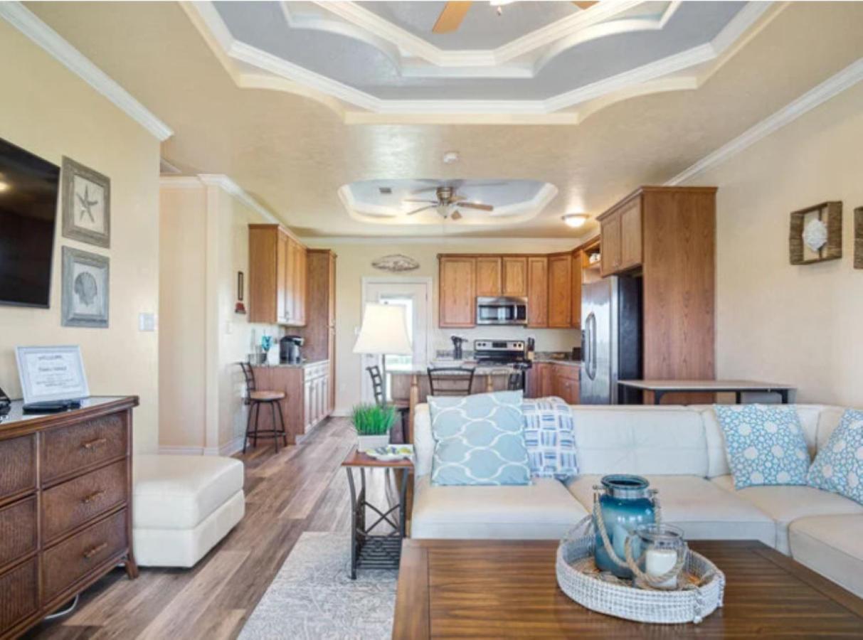 Fancy Nancy 2 Min Walk To Beach, Lyft, Pet-Friendly Bolivar Peninsula 외부 사진