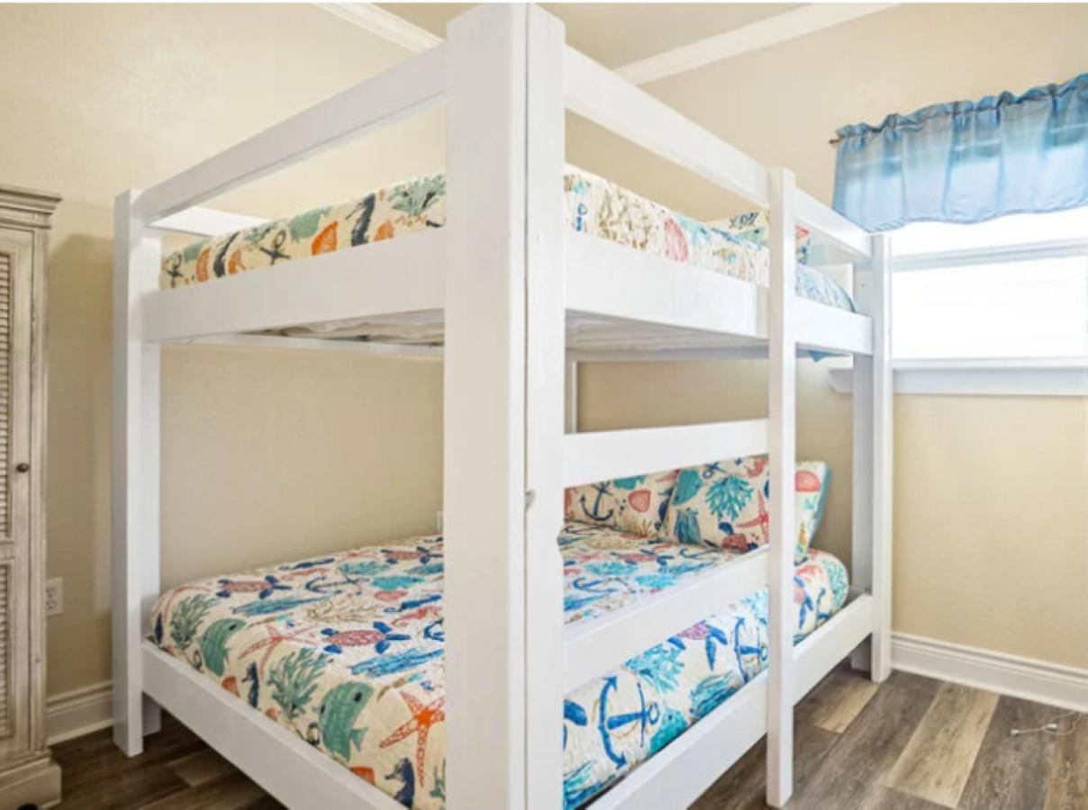 Fancy Nancy 2 Min Walk To Beach, Lyft, Pet-Friendly Bolivar Peninsula 외부 사진